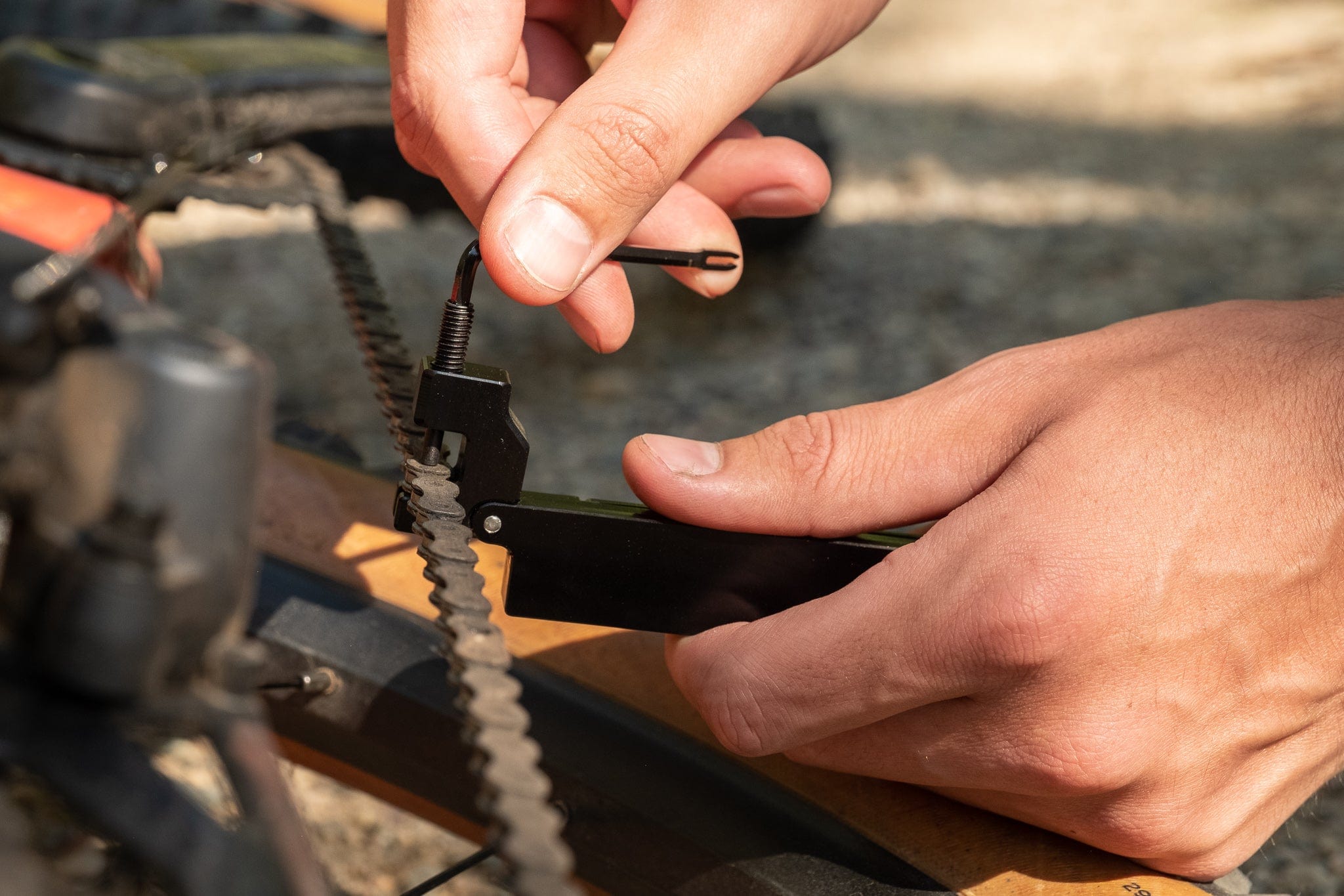 8-Bit Chainbreaker + Utility Knife Multi-Tool